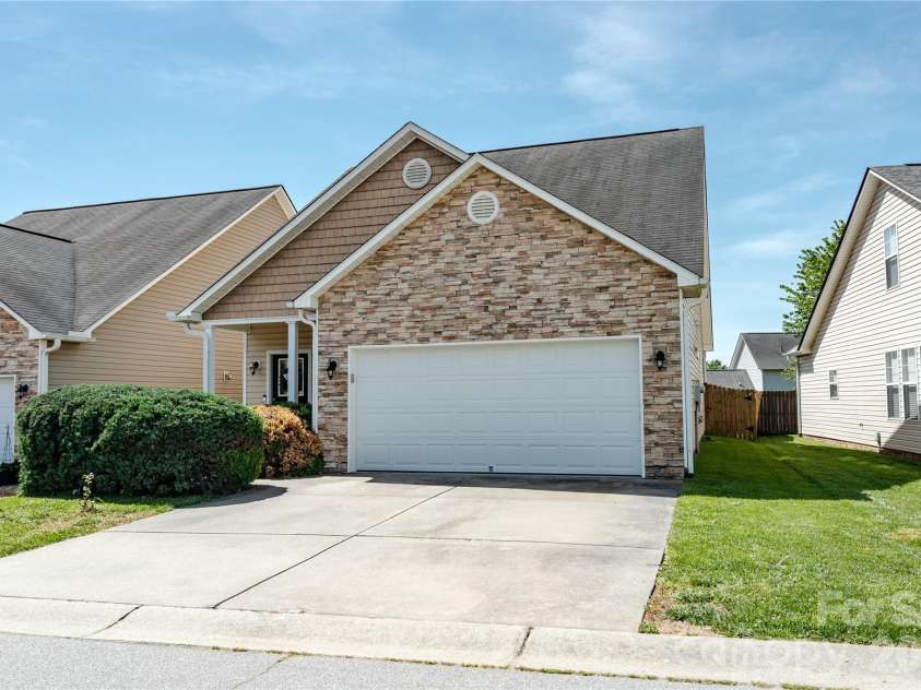 27 Chowan Drive, Fletcher, NC 28732.  MLS# CAR4378880, YatesRealty ID 24778. 