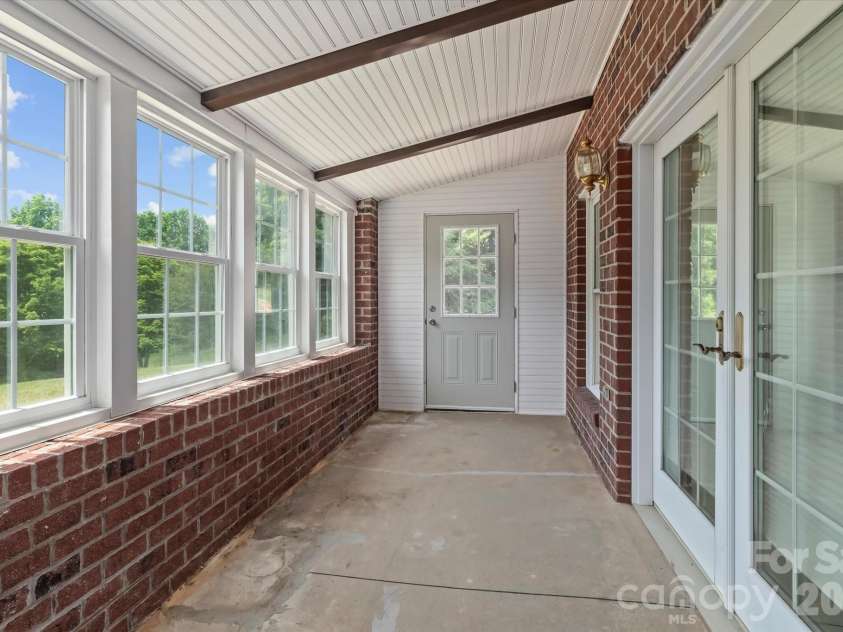 1148 Town N Country Drive, Wilkesboro, NC 28697.  MLS# CAR4334667, YatesRealty ID 2478. 