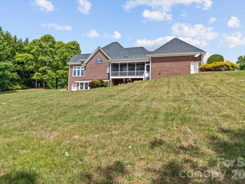 1148 Town N Country Drive, Wilkesboro, NC 28697.  MLS# CAR4334667, YatesRealty ID 2478. 