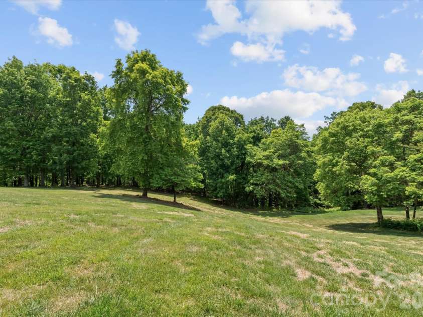 1148 Town N Country Drive, Wilkesboro, NC 28697.  MLS# CAR4334667, YatesRealty ID 2478. 
