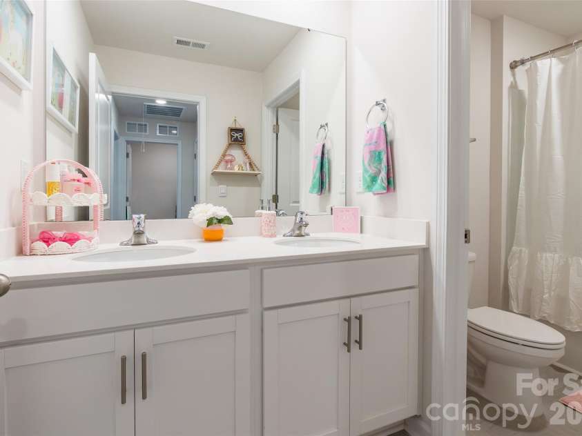 224 Final Stretch Lane, Clover, SC 29710.  MLS# CAR4330731, YatesRealty ID 2478. 