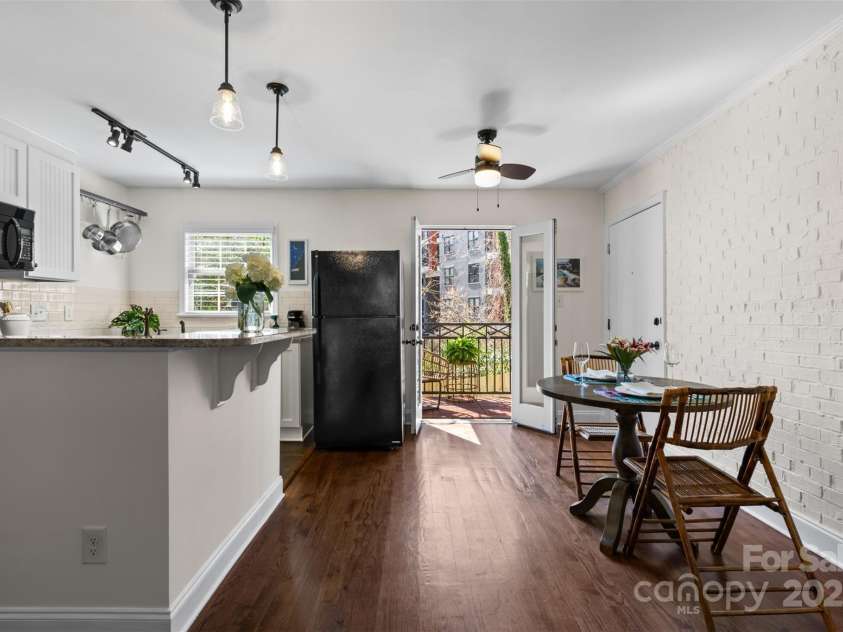 4921 Park Road, Charlotte, NC 28209.  MLS# CAR4237259, YatesRealty ID 2478. 