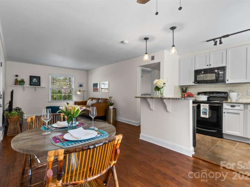 4921 Park Road, Charlotte, NC 28209.  MLS# CAR4237259, YatesRealty ID 2478. 