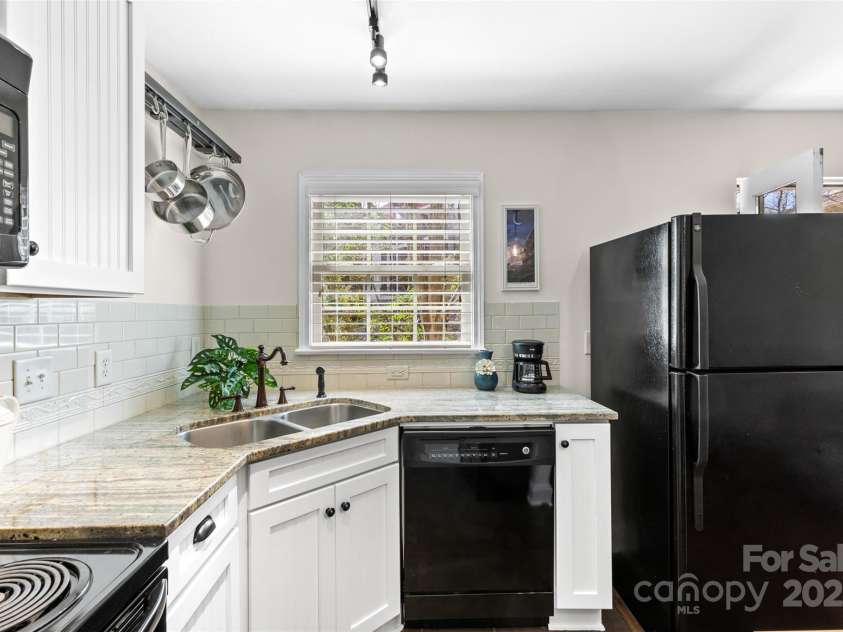 4921 Park Road, Charlotte, NC 28209.  MLS# CAR4237259, YatesRealty ID 2478. 