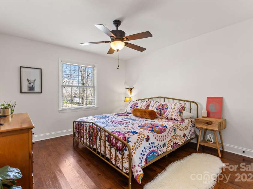 4921 Park Road, Charlotte, NC 28209.  MLS# CAR4237259, YatesRealty ID 2478. 