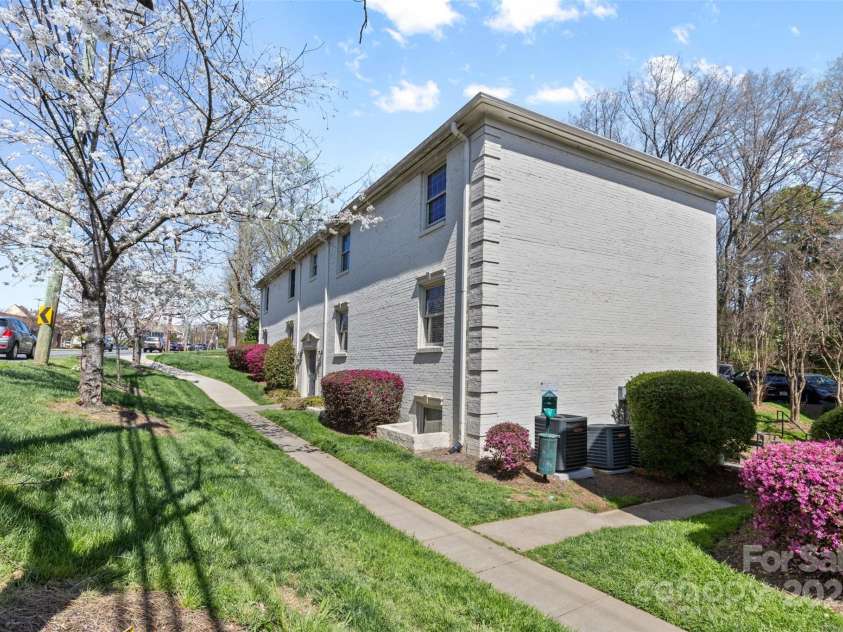 4921 Park Road, Charlotte, NC 28209.  MLS# CAR4237259, YatesRealty ID 2478. 