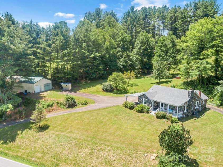 5215 Double Island Road, Green Mountain, NC 28740.  MLS# CAR4278346, YatesRealty ID 24780. 