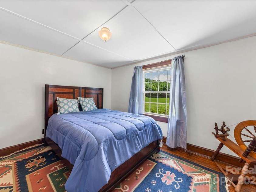 5215 Double Island Road, Green Mountain, NC 28740.  MLS# CAR4278346, YatesRealty ID 24780. 