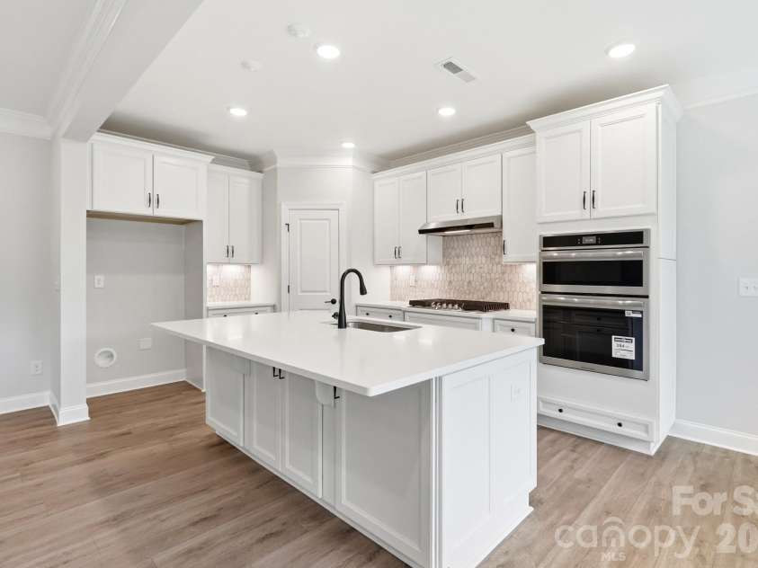 3070 Constitution Lane, Gastonia, NC 28056.  MLS# CAR4322821, YatesRealty ID 24781. Kitchen