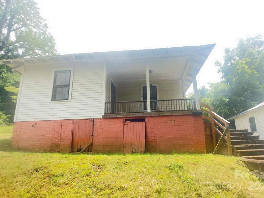 67 Circle EM Street, Marion, NC 28752.  MLS# CAR4269034, YatesRealty ID 24782. Front View