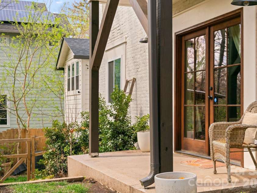 24 Dellwood Street, Asheville, NC 28806.  MLS# CAR4359251, YatesRealty ID 24783. 