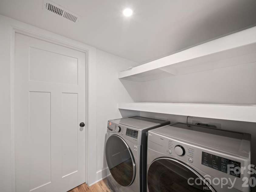 24 Dellwood Street, Asheville, NC 28806.  MLS# CAR4359251, YatesRealty ID 24783. 