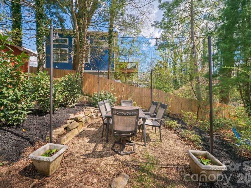 24 Dellwood Street, Asheville, NC 28806.  MLS# CAR4359251, YatesRealty ID 24783. 