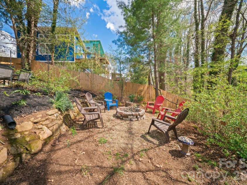 24 Dellwood Street, Asheville, NC 28806.  MLS# CAR4359251, YatesRealty ID 24783. 