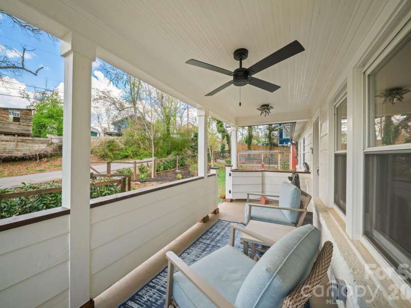 24 Dellwood Street, Asheville, NC 28806.  MLS# CAR4359251, YatesRealty ID 24783. 