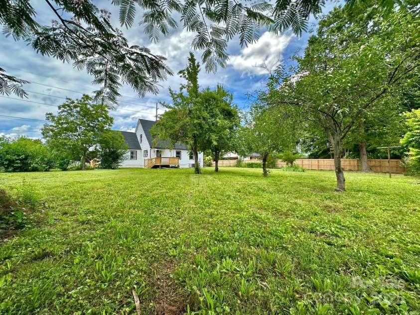 307 Sunset Drive, Monroe, NC 28112.  MLS# CAR4269503, YatesRealty ID 24783. 