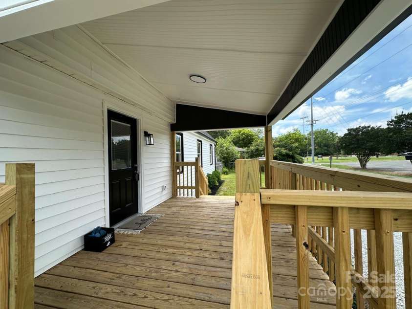 307 Sunset Drive, Monroe, NC 28112.  MLS# CAR4269503, YatesRealty ID 24783. Front Porch