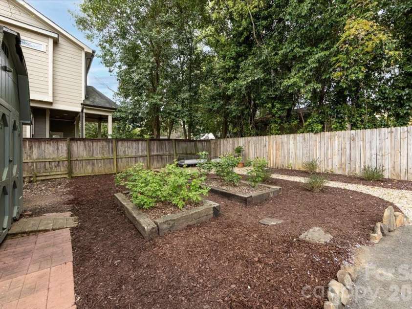 1516 Matheson Avenue, Charlotte, NC 28205.  MLS# CAR4363341, YatesRealty ID 24784. 