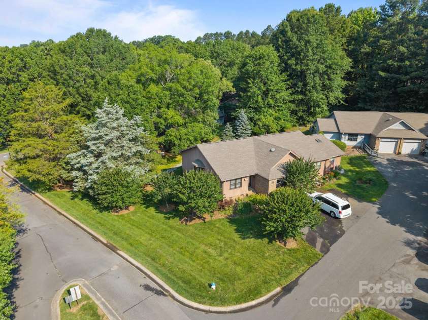 2680 Heavens Court, Fort Mill, SC 29715.  MLS# CAR4276676, YatesRealty ID 24784. 