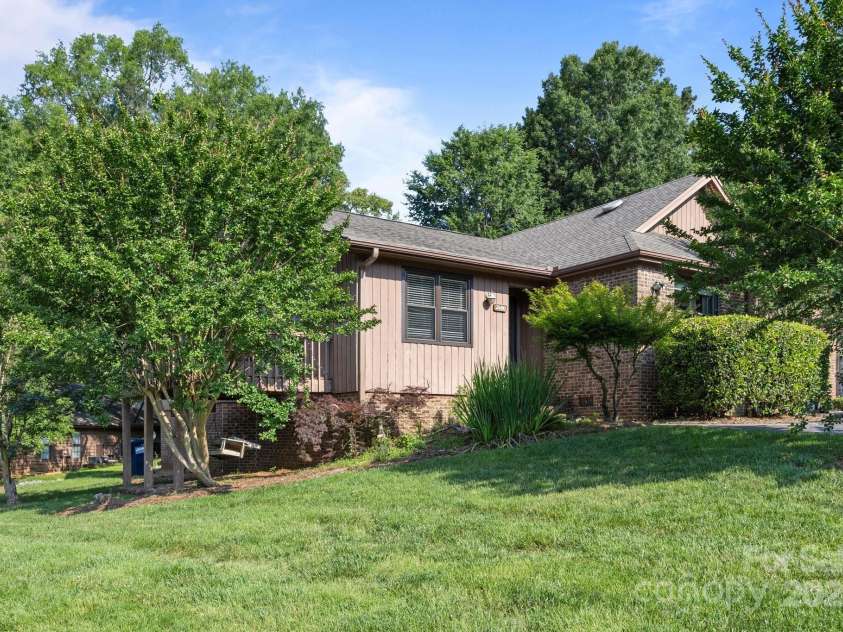 2680 Heavens Court, Fort Mill, SC 29715.  MLS# CAR4276676, YatesRealty ID 24784. 