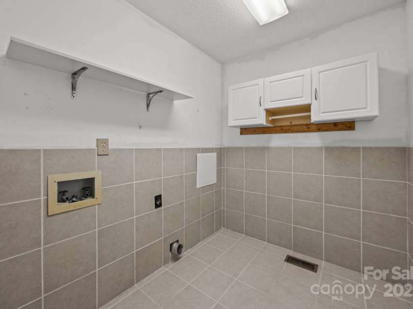 2680 Heavens Court, Fort Mill, SC 29715.  MLS# CAR4276676, YatesRealty ID 24784. 