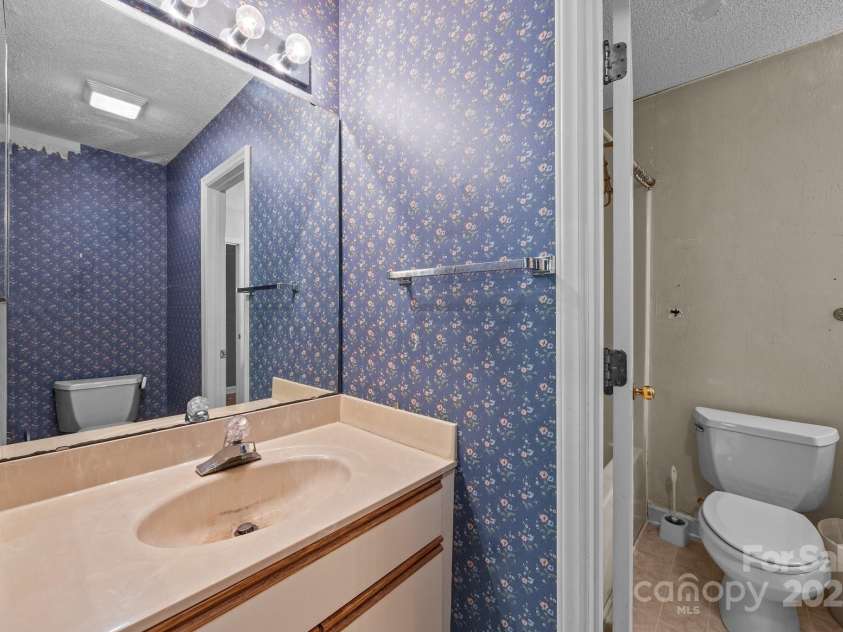 2680 Heavens Court, Fort Mill, SC 29715.  MLS# CAR4276676, YatesRealty ID 24784. 