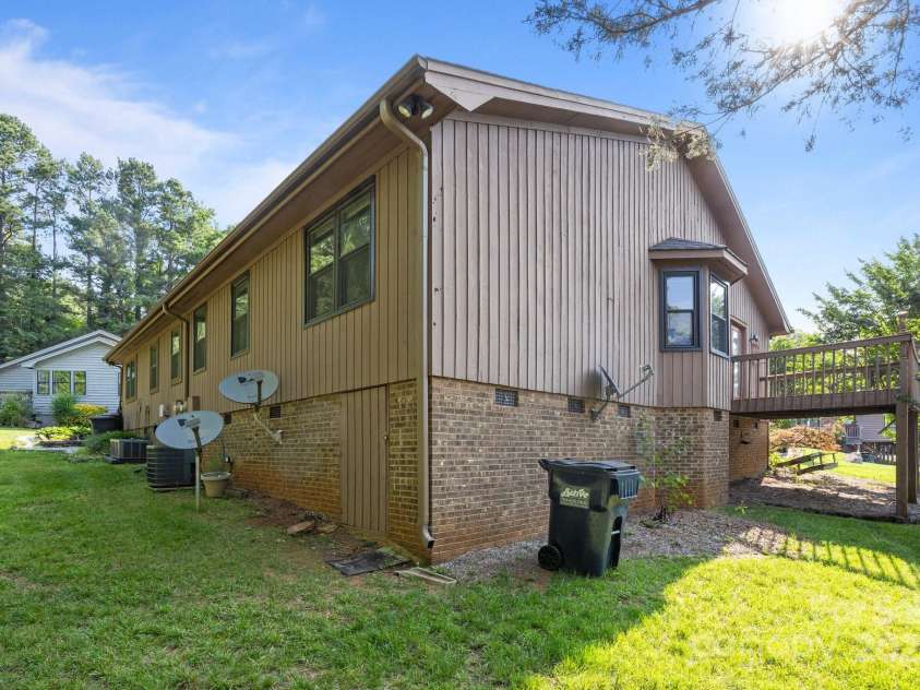 2680 Heavens Court, Fort Mill, SC 29715.  MLS# CAR4276676, YatesRealty ID 24784. 