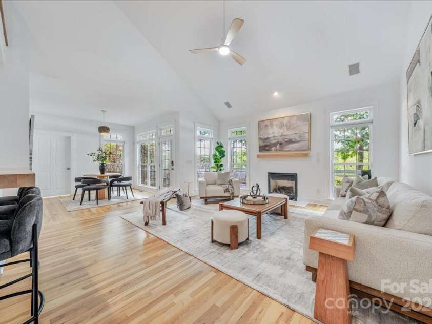 5728 Mantario Drive, Charlotte, NC 28269.  MLS# CAR4272899, YatesRealty ID 24785. 