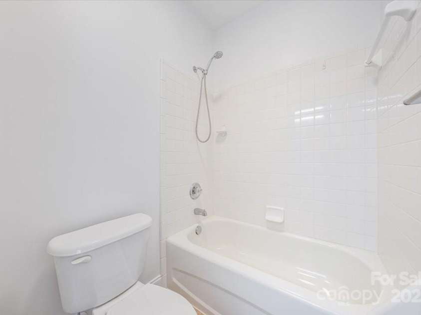 5728 Mantario Drive, Charlotte, NC 28269.  MLS# CAR4272899, YatesRealty ID 24785. 