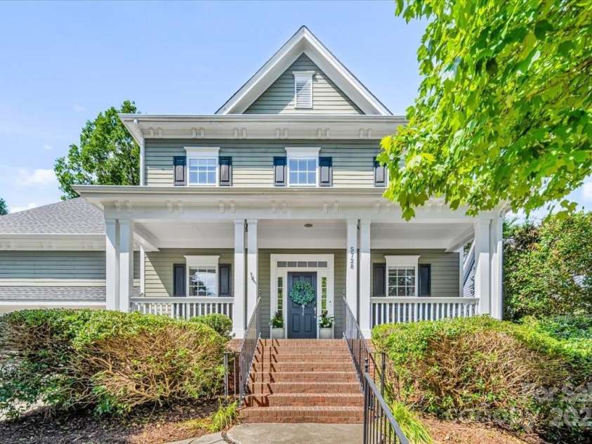 5728 Mantario Drive, Charlotte, NC 28269.  MLS# CAR4272899, YatesRealty ID 24785. Welcome Home
