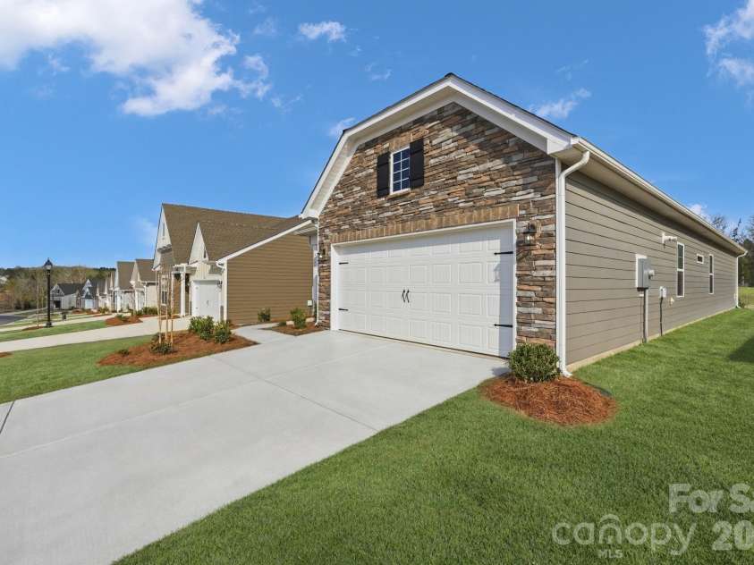 7624 Cotton Crest Lane, Lancaster, SC 29720.  MLS# CAR4368550, YatesRealty ID 24785. 