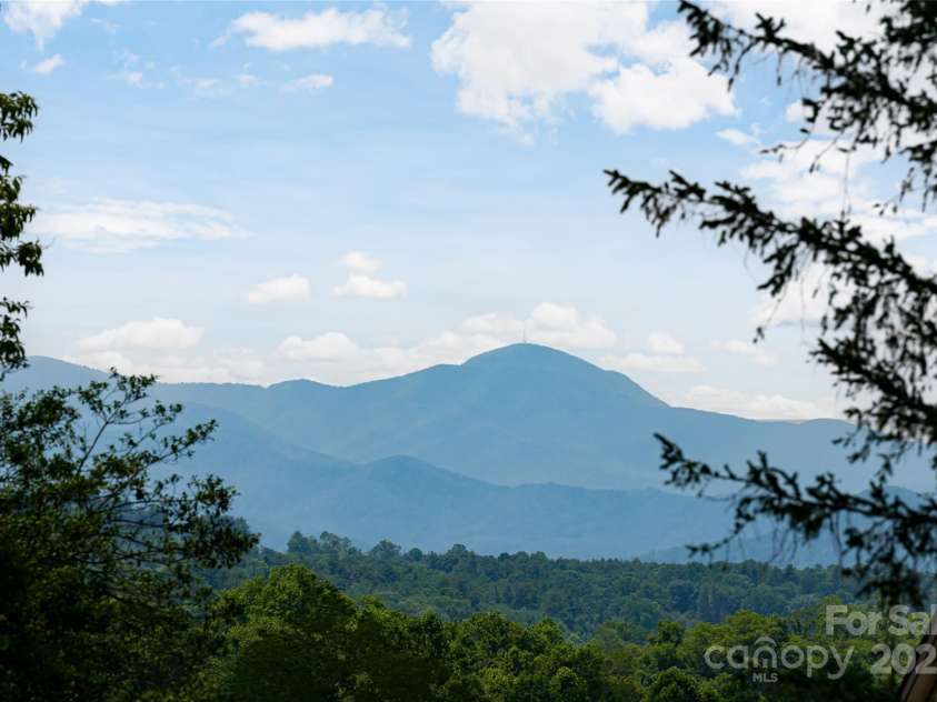 157 Wendy Lane, Hendersonville, NC 28792.  MLS# CAR4237206, YatesRealty ID 24786. 