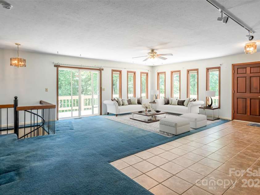 157 Wendy Lane, Hendersonville, NC 28792.  MLS# CAR4237206, YatesRealty ID 24786. 