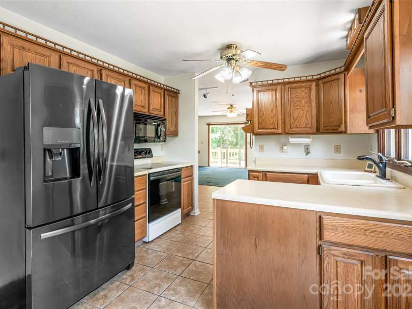 157 Wendy Lane, Hendersonville, NC 28792.  MLS# CAR4237206, YatesRealty ID 24786. 