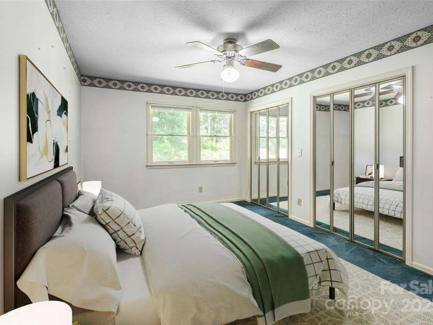 157 Wendy Lane, Hendersonville, NC 28792.  MLS# CAR4237206, YatesRealty ID 24786. 