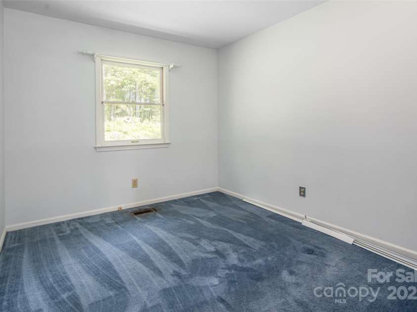 157 Wendy Lane, Hendersonville, NC 28792.  MLS# CAR4237206, YatesRealty ID 24786. 