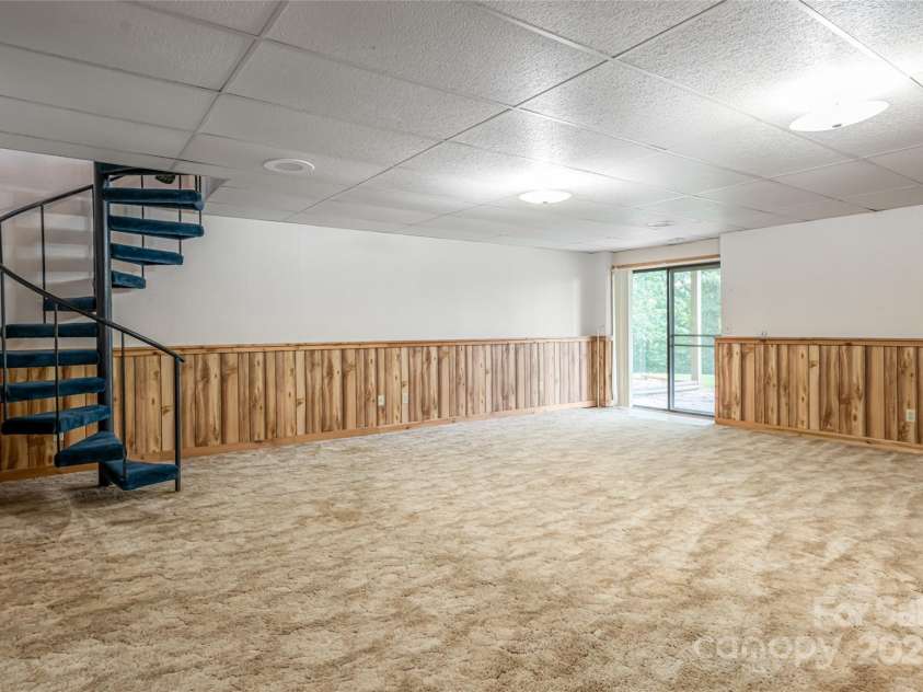 157 Wendy Lane, Hendersonville, NC 28792.  MLS# CAR4237206, YatesRealty ID 24786. 