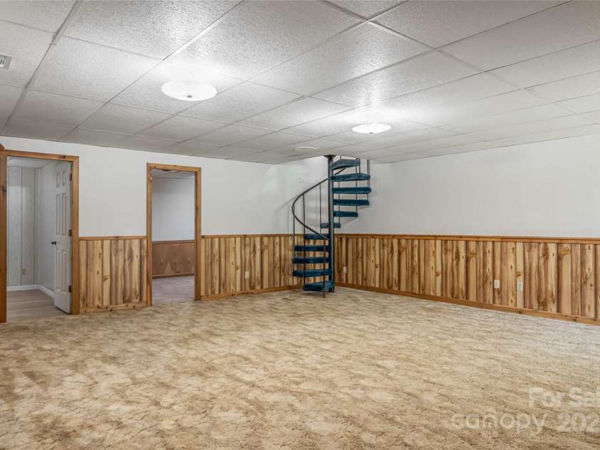 157 Wendy Lane, Hendersonville, NC 28792.  MLS# CAR4237206, YatesRealty ID 24786. 