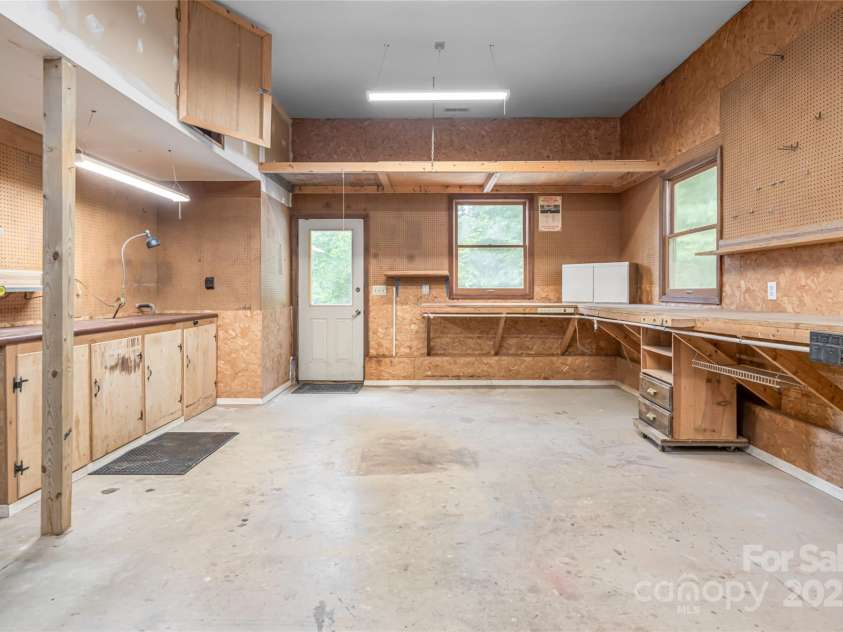 157 Wendy Lane, Hendersonville, NC 28792.  MLS# CAR4237206, YatesRealty ID 24786. 