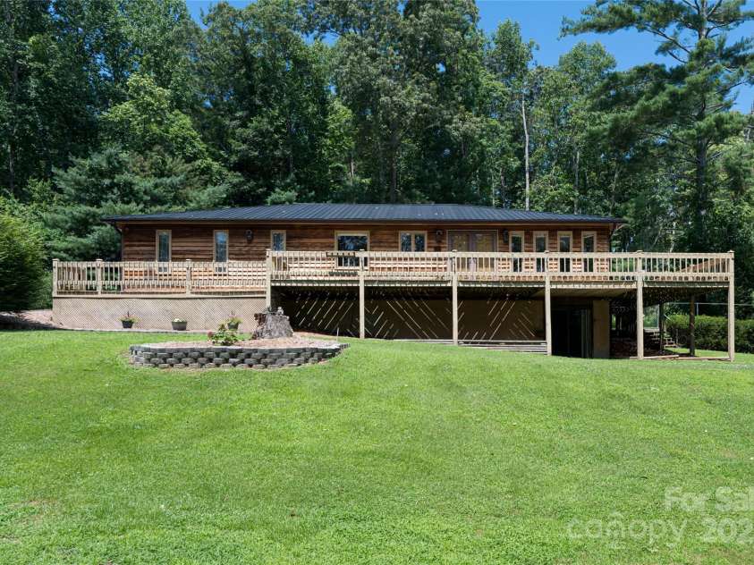 157 Wendy Lane, Hendersonville, NC 28792.  MLS# CAR4237206, YatesRealty ID 24786. 