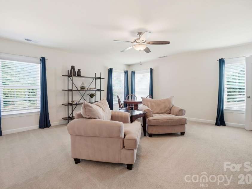 1989 Topaz Plaza, Davidson, NC 28036.  MLS# CAR4373611, YatesRealty ID 24786. Bedroom 5 / Bonus Flex