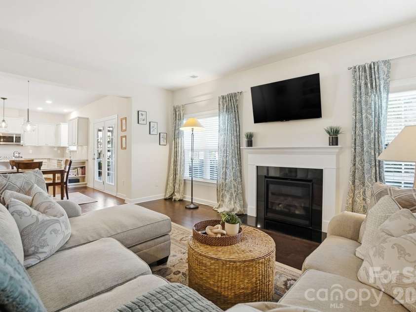 1989 Topaz Plaza, Davidson, NC 28036.  MLS# CAR4373611, YatesRealty ID 24786. Family Room