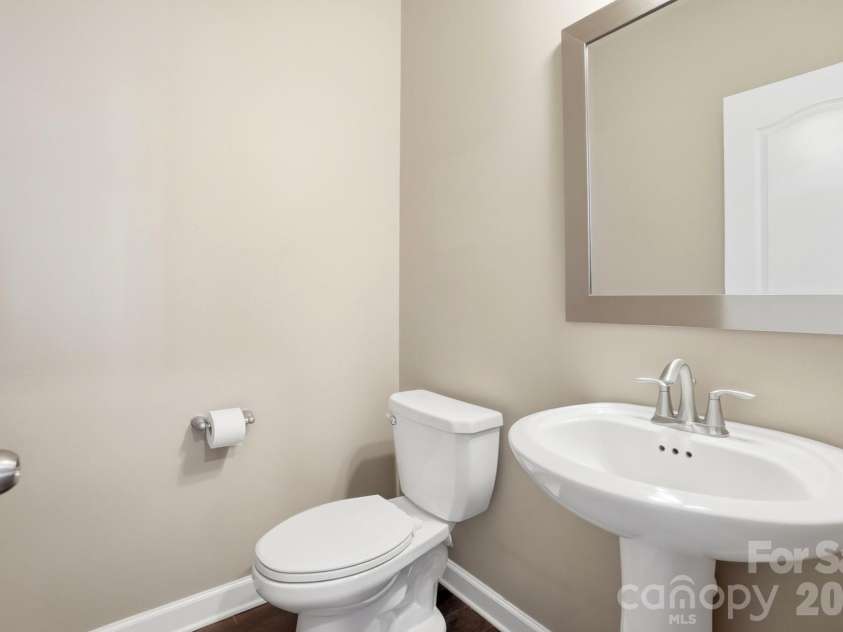 1989 Topaz Plaza, Davidson, NC 28036.  MLS# CAR4373611, YatesRealty ID 24786. Half Bathroom - Main Level