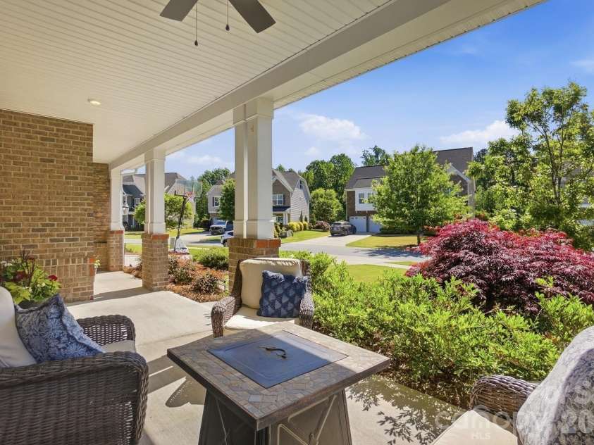 1989 Topaz Plaza, Davidson, NC 28036.  MLS# CAR4373611, YatesRealty ID 24786. Large Sitting Porch