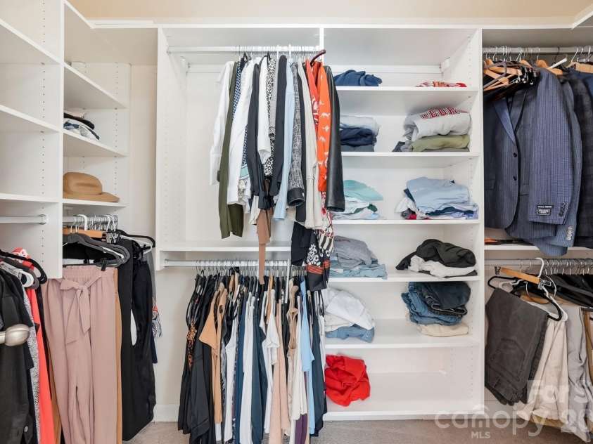 1989 Topaz Plaza, Davidson, NC 28036.  MLS# CAR4373611, YatesRealty ID 24786. Primary Suite - Oversized Closet