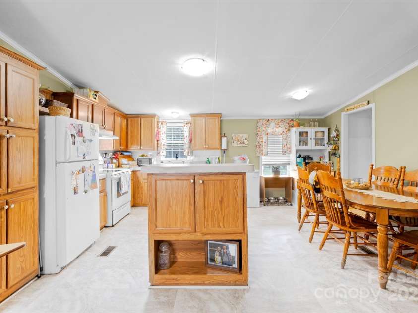 178 Zircon Drive, Statesville, NC 28625.  MLS# CAR4278762, YatesRealty ID 24787. 