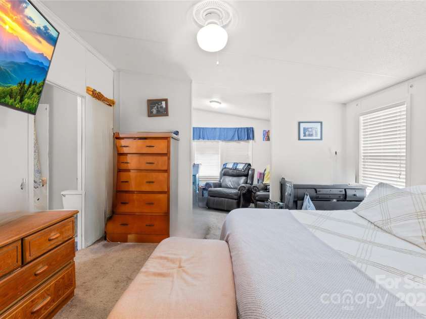 178 Zircon Drive, Statesville, NC 28625.  MLS# CAR4278762, YatesRealty ID 24787. 