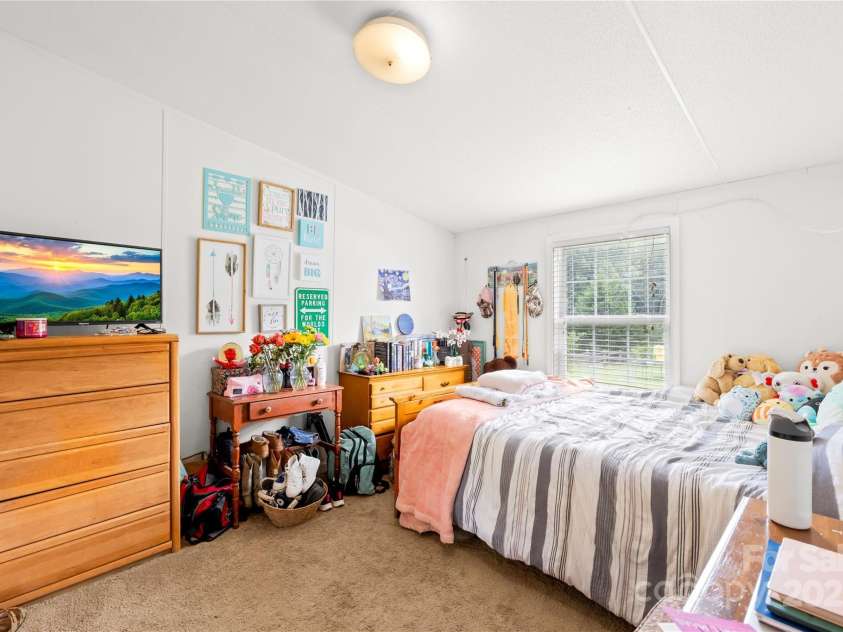 178 Zircon Drive, Statesville, NC 28625.  MLS# CAR4278762, YatesRealty ID 24787. 