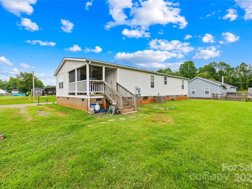 178 Zircon Drive, Statesville, NC 28625.  MLS# CAR4278762, YatesRealty ID 24787. 