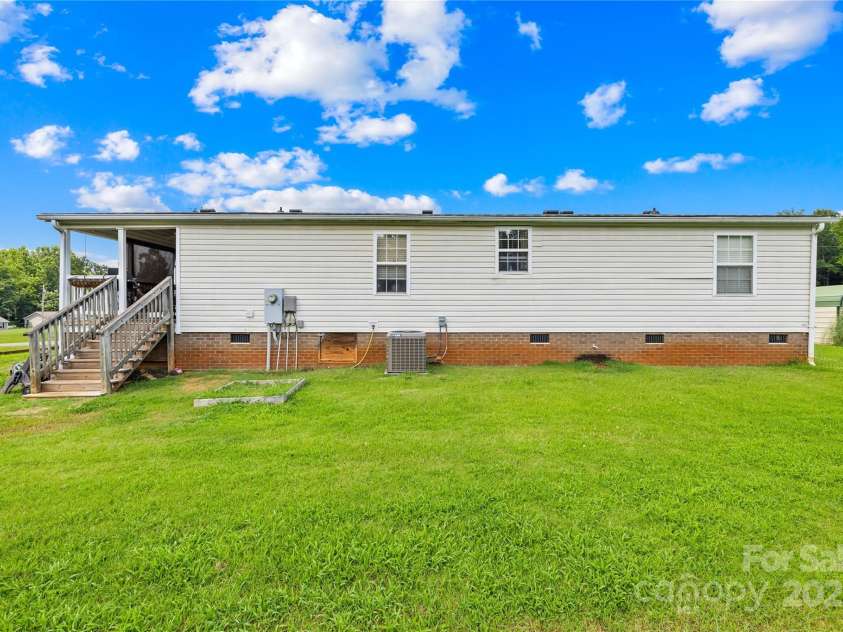 178 Zircon Drive, Statesville, NC 28625.  MLS# CAR4278762, YatesRealty ID 24787. 